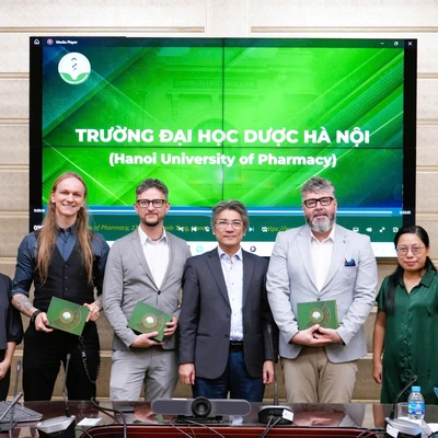 TIẾP ĐOÀN ĐẠI HỌC KRAKOW VÀ VIZJA UNIVERSITIES GROUP, BA LAN ĐẾN THĂM VÀ LÀM VIỆC TẠI TRƯỜNG ĐẠI HỌC DƯỢC HÀ NỘI TIẾP ĐOÀN ĐẠI HỌC KRAKOW VÀ VIZJA UNIVERSITIES GROUP, BA LAN ĐẾN THĂM VÀ LÀM VIỆC TẠI TRƯỜNG ĐẠI HỌC DƯỢC HÀ NỘI